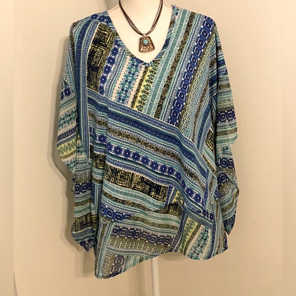 Multicolor Patterned Women's Top - Picture 14 of 16